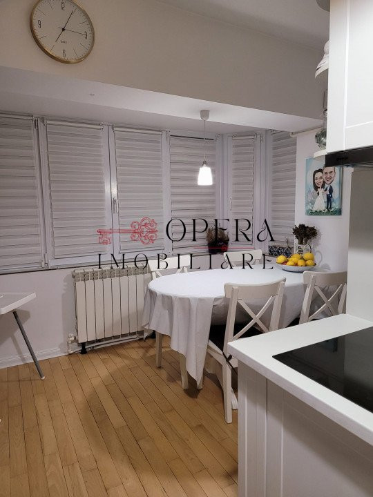 Apartament 3 camere, decomandat, de vanzare, zona Ultracentrala - Suceava