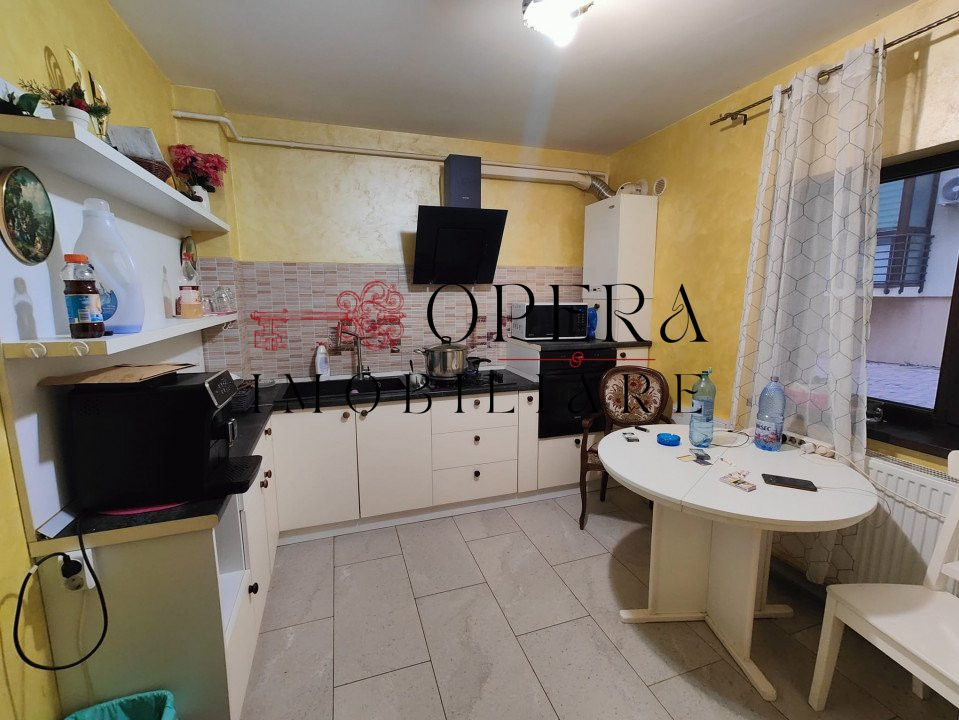 Apartament 3 camere, decomandat, de vanzare, zona Valea Lupului