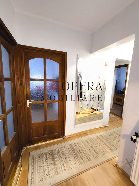 Apartament 4 camere, decomandat, de vanzare, zona Canta