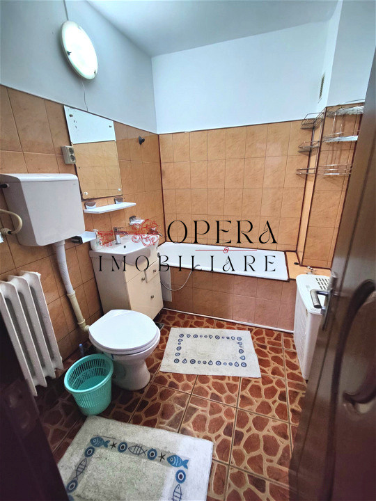 Apartament 3 camere si 2 bai, decomandat, de vanzare, zona Dacia