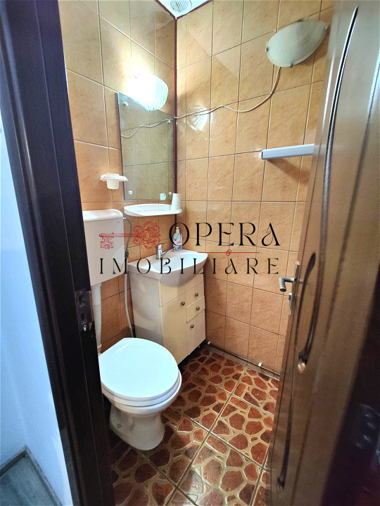 Apartament 3 camere si 2 bai, decomandat, de vanzare, zona Dacia