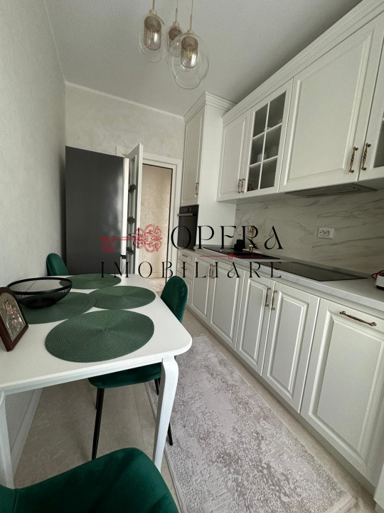 Apartament 2 camere, decomandat, de vanzare, zona Copou - Royal Town