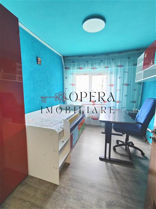 De inchiriat! Apartament 3 camere, decomandat, 2 bai, zona Garii