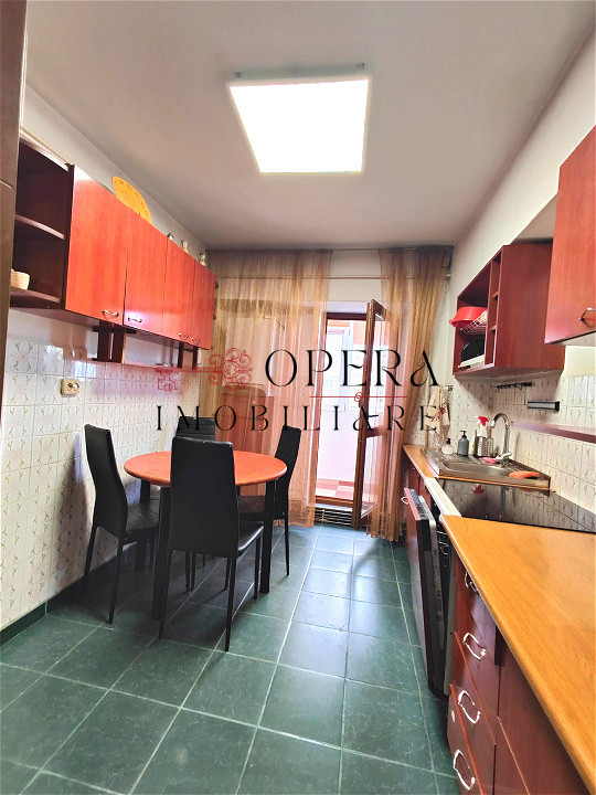 De inchiriat! Apartament 3 camere, decomandat, 2 bai, zona Garii