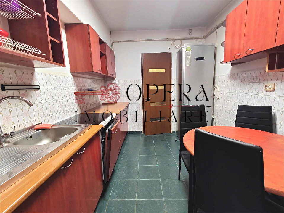 De inchiriat! Apartament 3 camere, decomandat, 2 bai, zona Garii
