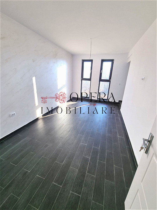 Casa Insiruita, 4 camere, de vanzare, zona Bucium