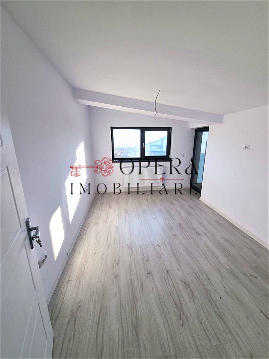 Casa Insiruita, 4 camere, de vanzare, zona Bucium
