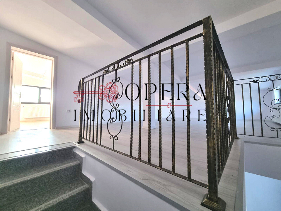 Casa Insiruita, 4 camere, de vanzare, zona Bucium