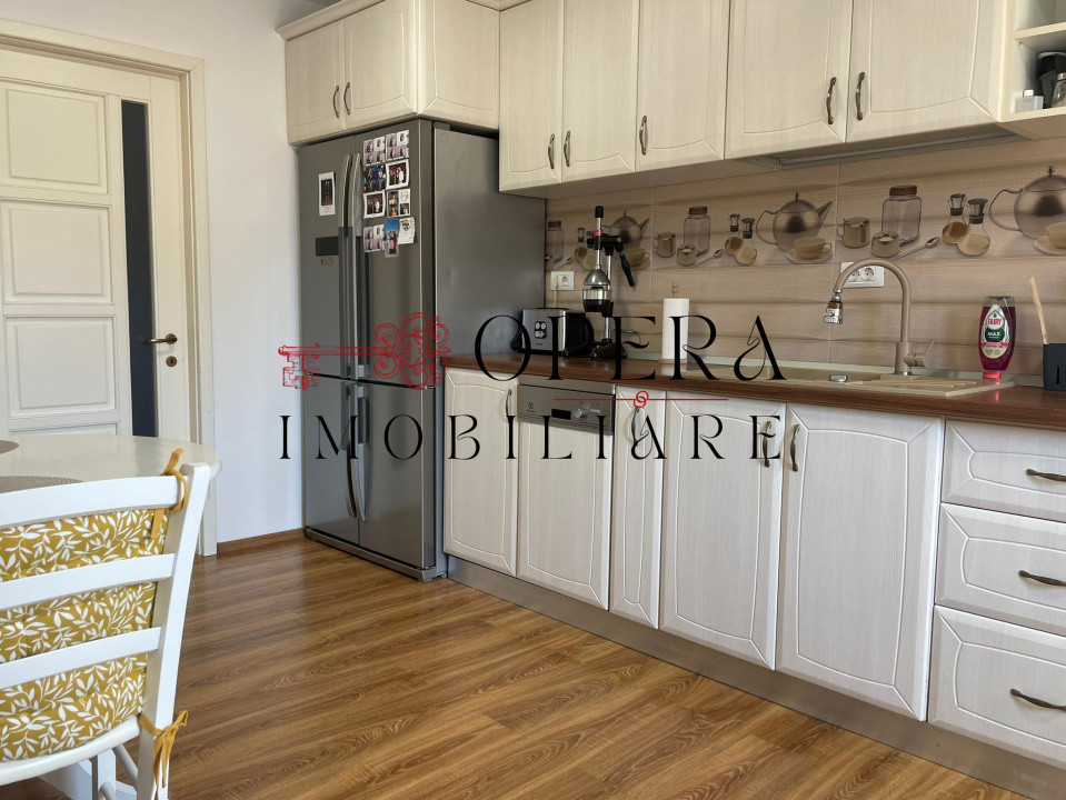 Apartament 3 camere si 2 bai, decomandat, de vanzare, zona CUG - Sos. Nicolina