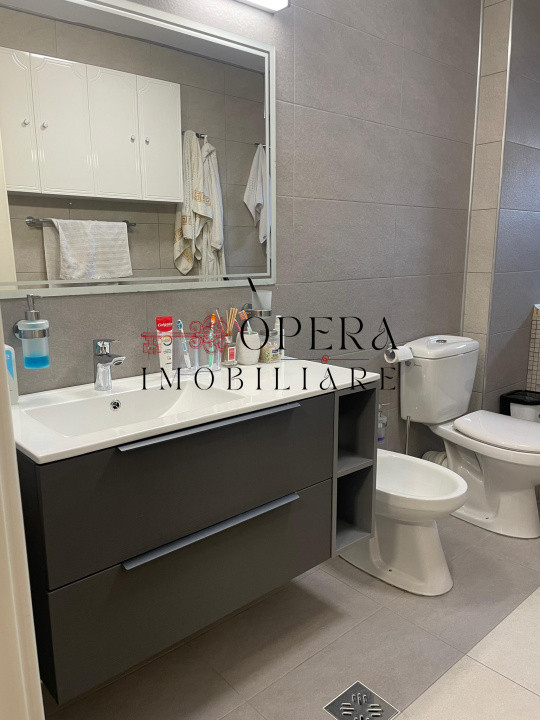 Apartament 3 camere si 2 bai, decomandat, de vanzare, zona CUG - Sos. Nicolina