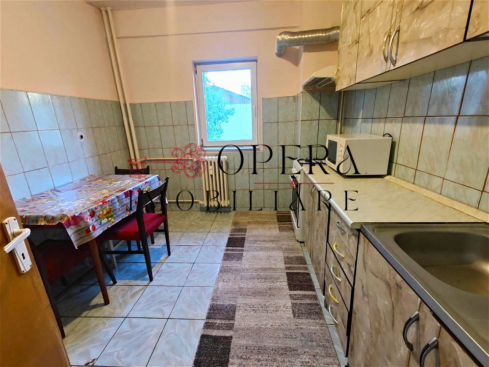 Apartament 3 camere decomandat, de inchiiat, Zona Alexandru cel Bun- Zimbru