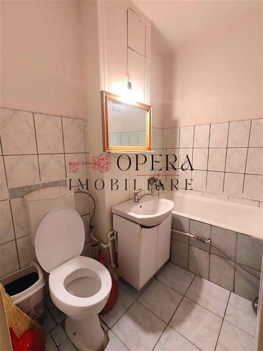 Apartament 3 camere decomandat, de inchiiat, Zona Alexandru cel Bun- Zimbru