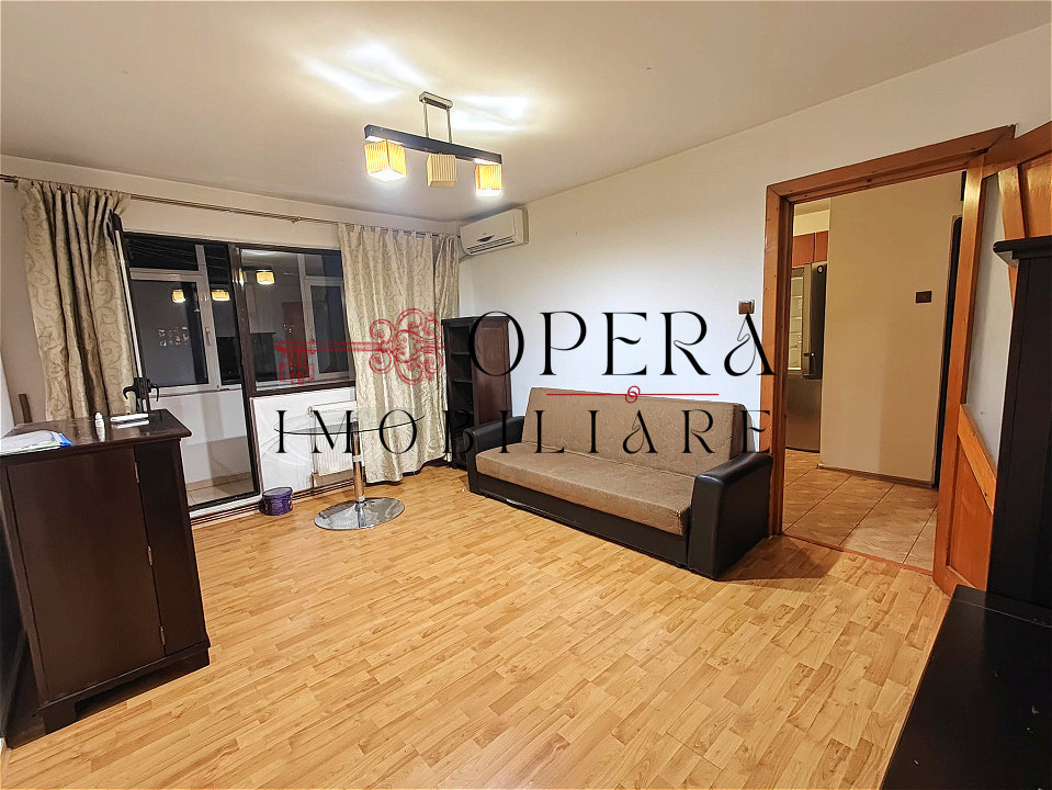 Apartament 2 camere, semidecomandat, de vanzare, zona Podul de Piatra- fara risc