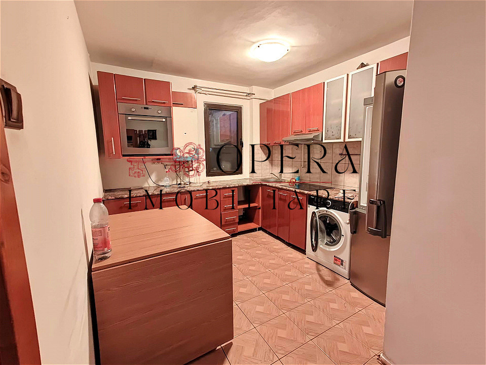 Apartament 2 camere, semidecomandat, de vanzare, zona Podul de Piatra- fara risc