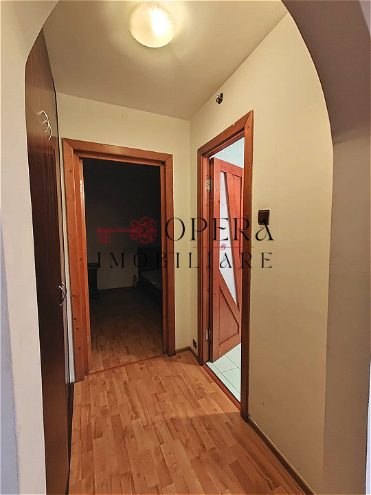 Apartament 2 camere, semidecomandat, de vanzare, zona Podul de Piatra- fara risc
