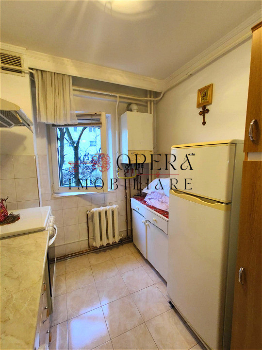 Oportunitate! Apartament cu 2 camere, decomandat, de vanzare, Mircea cel Batran