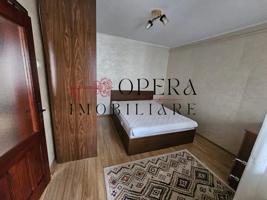 Apartament 2 camere, semidecomandat, 50 m.p., de vanzare, zona Podu Ros