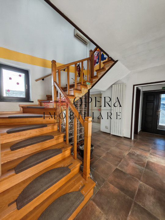 Vila individuala, 6 camere, de vanzare, zona Valea Ursului - Miroslava