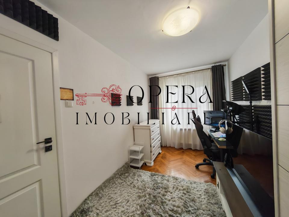 Oportunitate! Apartament 3 camere, nedecomandat, zona Podu Ros - de vanzare