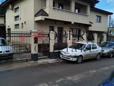 Casa individuala, de vanzare, zona Podul de Fier