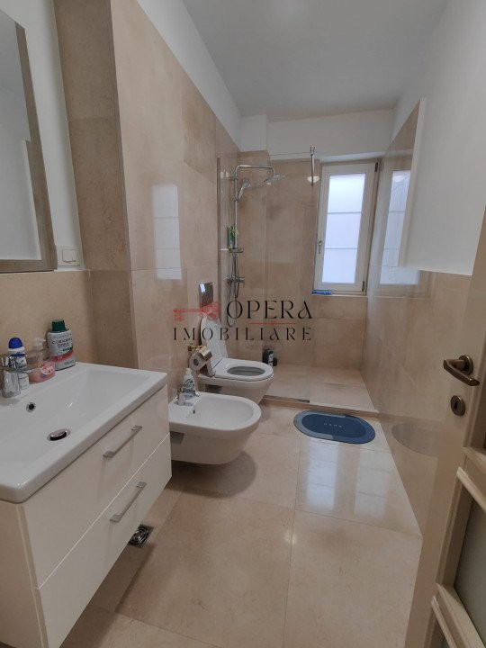 Vila tip duplex, de vanzare, zona Copou - Sadoveanu